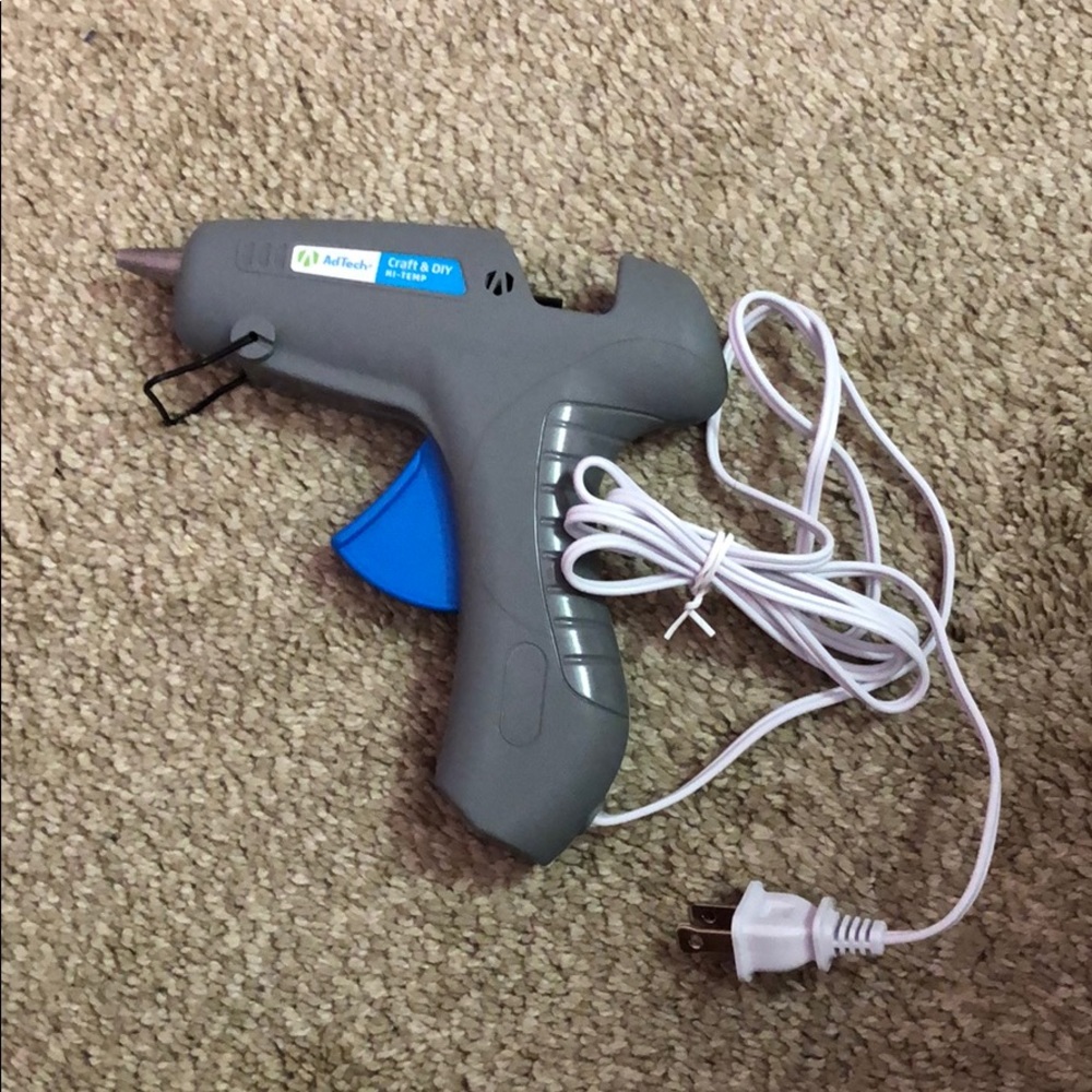 hot glue gun